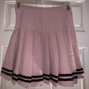NWOT SMALL pink pleated skirt (with shorts)